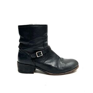 FRYE | Vintage Y2K black leather low rise strappy zip up ankle boots
